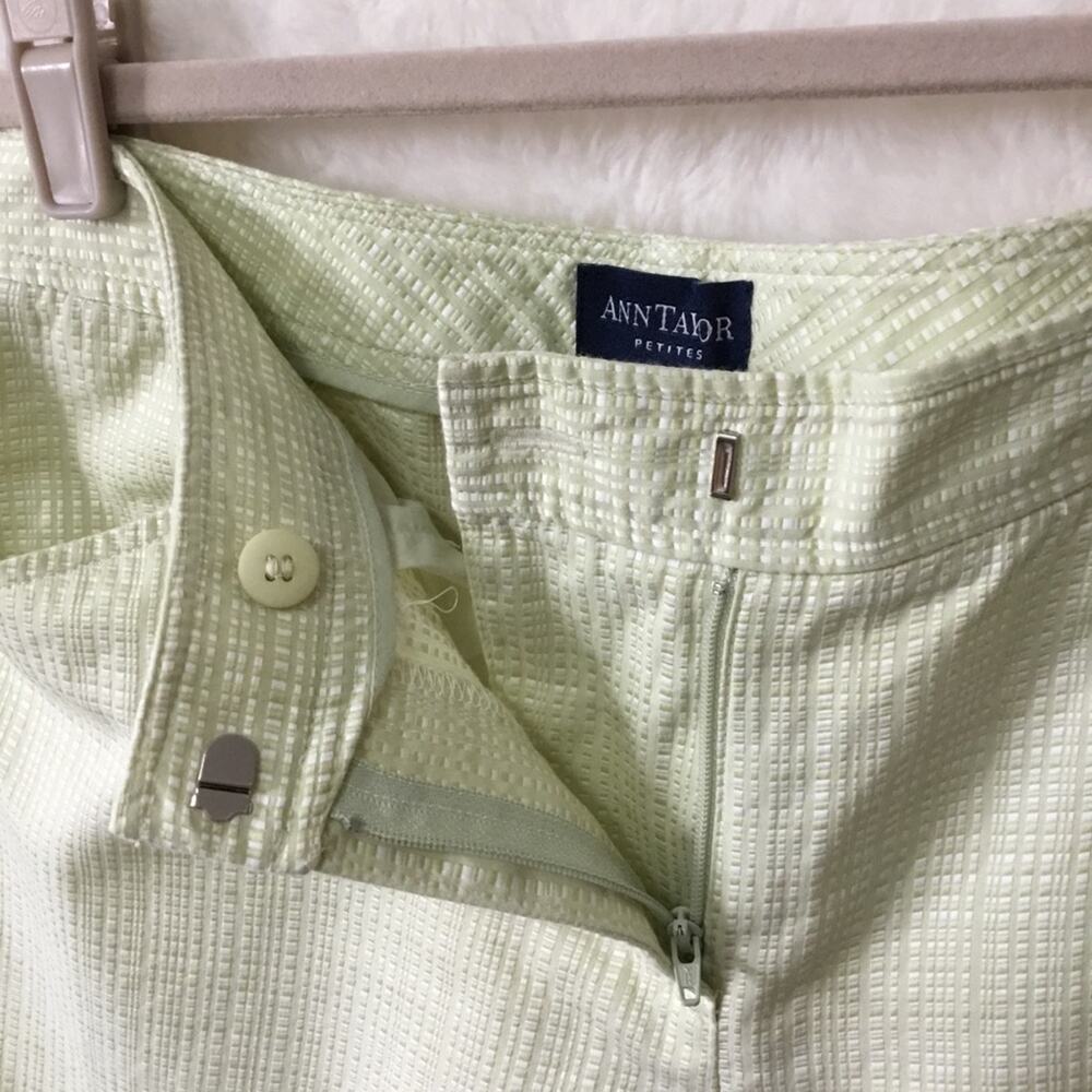 Ann Taylor Green Pattern Crop Pants - Picture 5 of 9